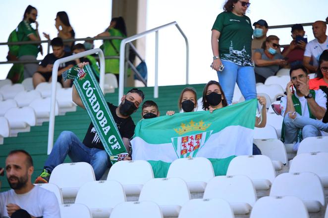 El ambiente y las mejores jugadas Córdoba CF - AD Ceuta en El Arcángel, en imágenes