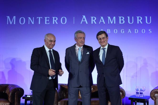 La ponencia de Jorge Dezcállar en Córdoba, en imágenes