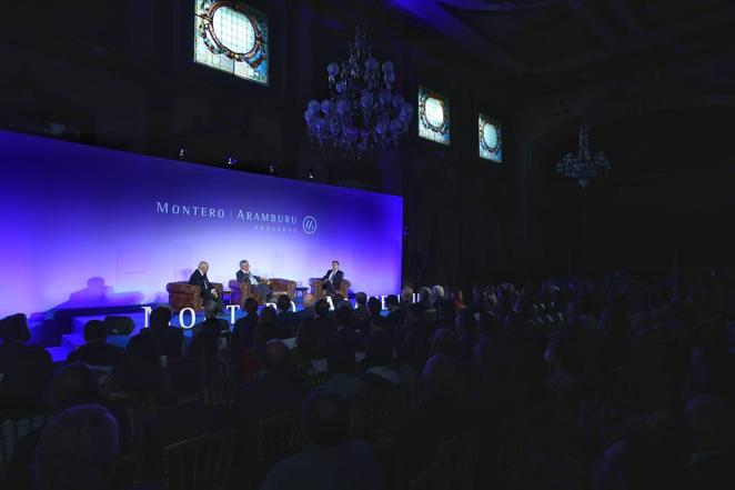 La ponencia de Jorge Dezcállar en Córdoba, en imágenes