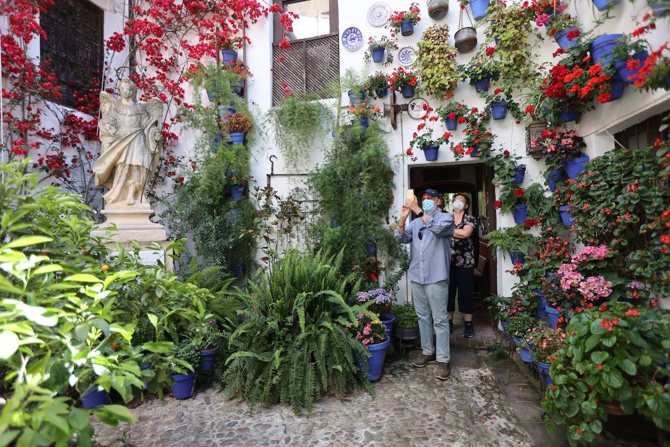 La ruta de patios de San Lorenzo de Córdoba, en imágenes