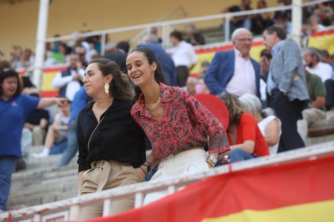 La hija de la Infanta Cristina, Victoria Federica, en la plaza de Las Ventas. 