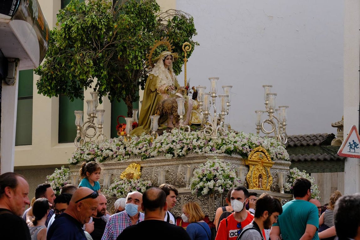 Vídeo: La Pastora de Trille recorre las calles de Cádiz