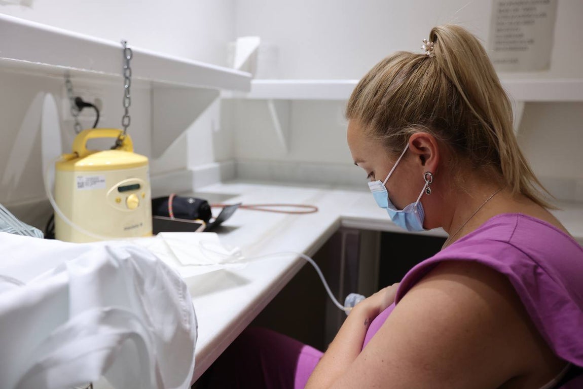 El Banco de Leche del Hospital Reina Sofía, en imágenes