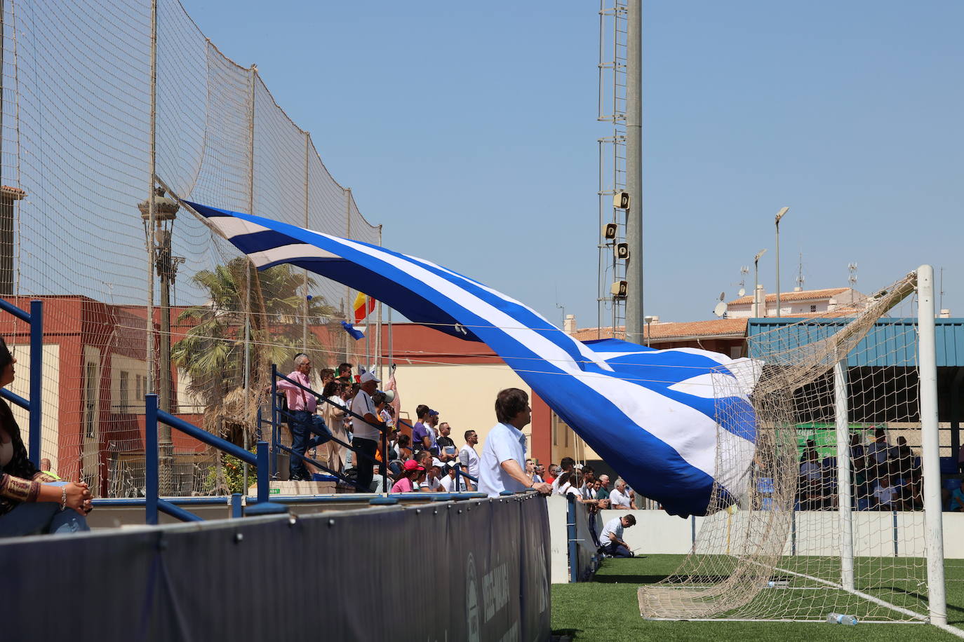 Las mejores jugadas y el ambiente cordobesista del Vélez CF - Córdoba CF, en imágenes