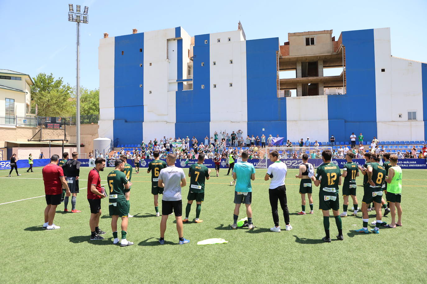 Las mejores jugadas y el ambiente cordobesista del Vélez CF - Córdoba CF, en imágenes