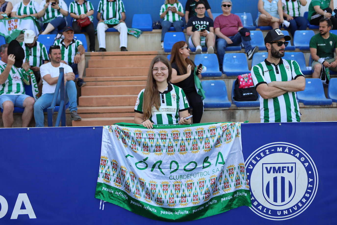 Las mejores jugadas y el ambiente cordobesista del Vélez CF - Córdoba CF, en imágenes