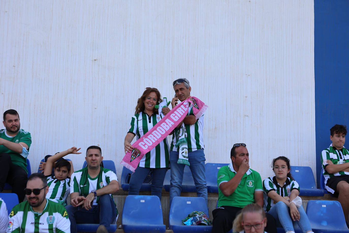 Las mejores jugadas y el ambiente cordobesista del Vélez CF - Córdoba CF, en imágenes