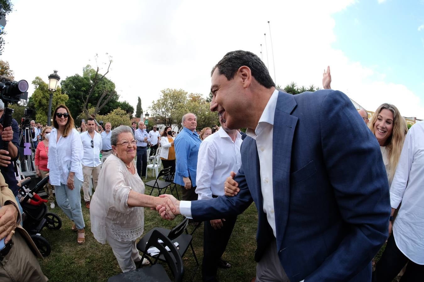 Fotos: Juanma presenta a sus 109 candidatos al Parlamento en Jerez