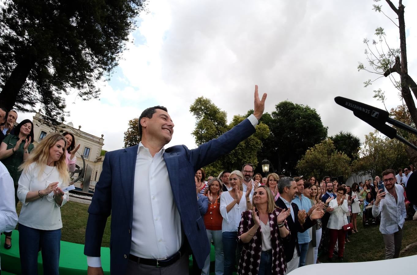 Fotos: Juanma presenta a sus 109 candidatos al Parlamento en Jerez