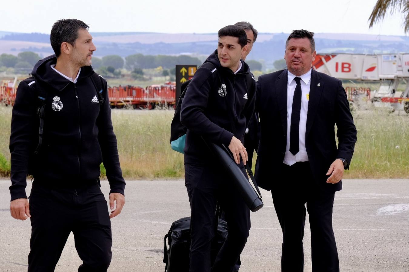 Fotos: El Real Madrid aterriza en Cádiz