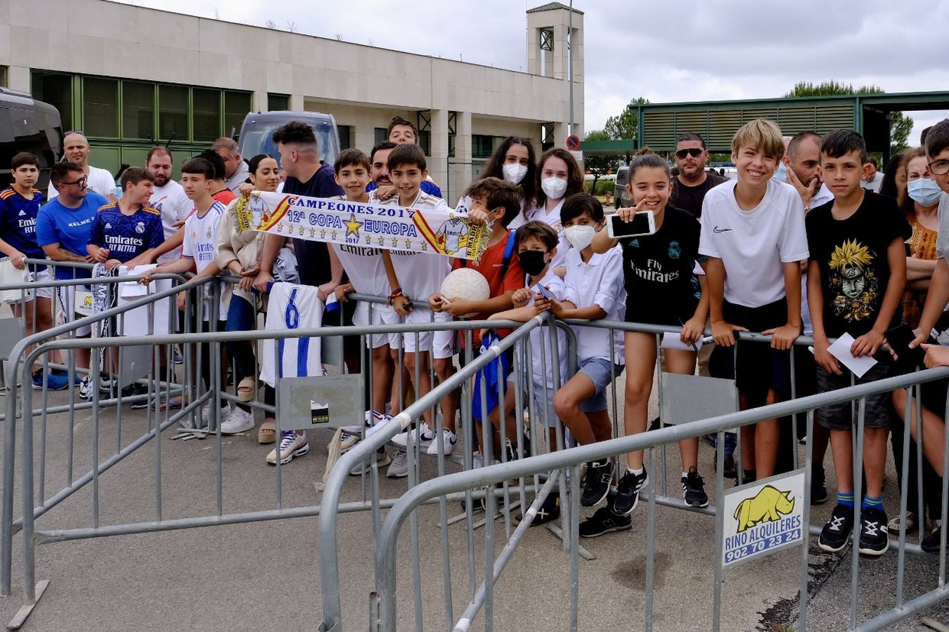 Fotos: El Real Madrid aterriza en Cádiz