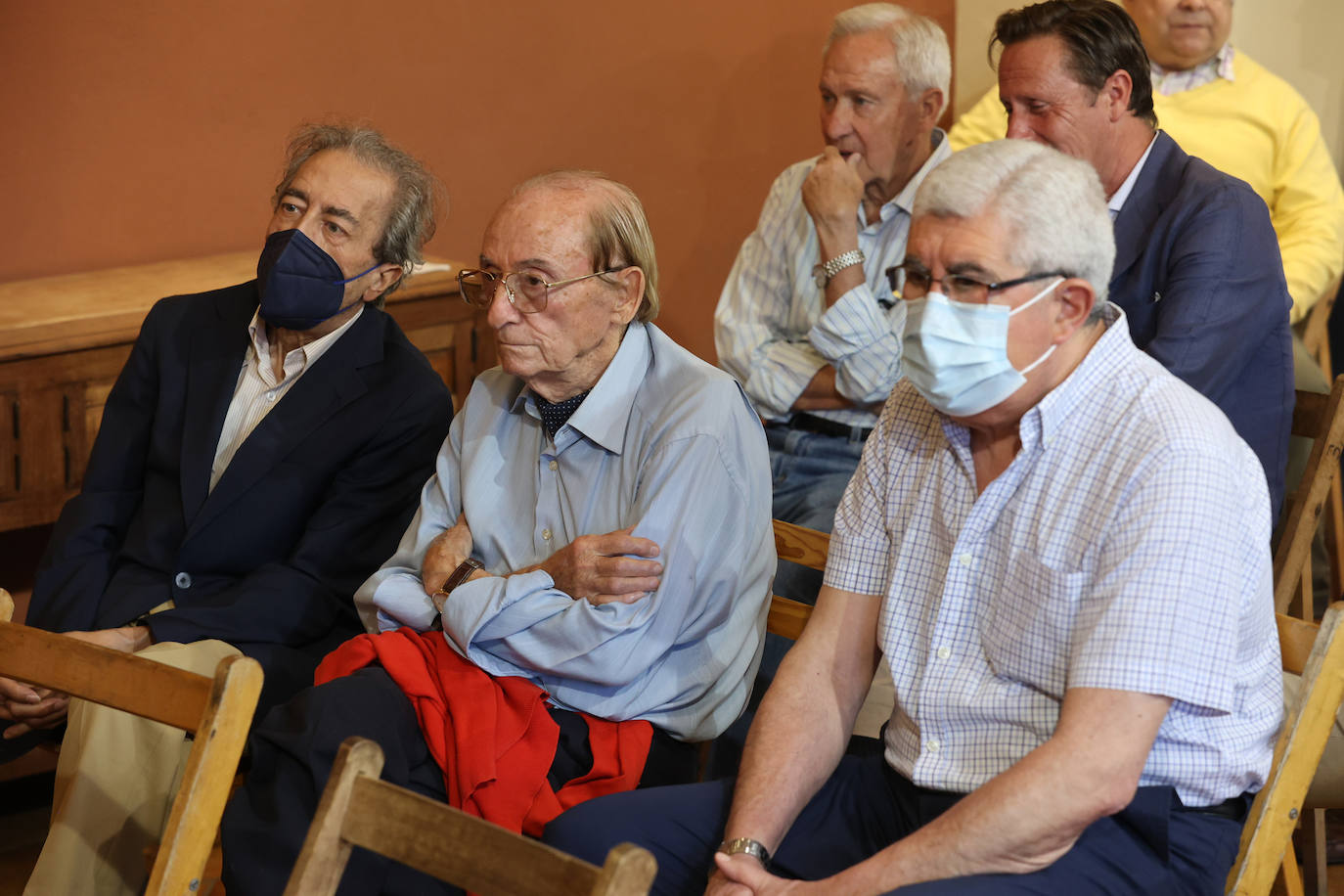 La conferencia sobre Antonio Bienvenida en Córdoba, en imágenes