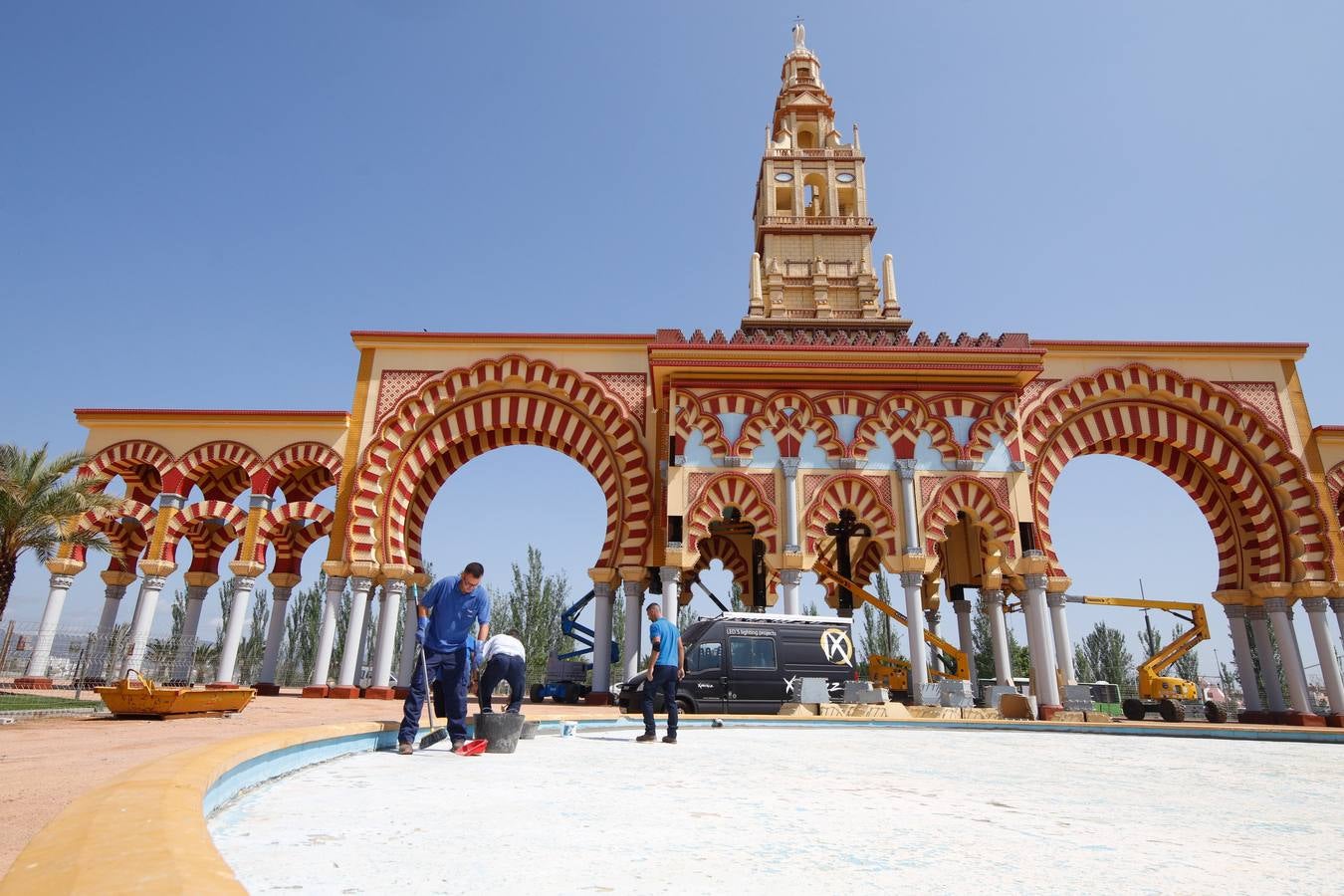 Los preparativos de la Feria de Córdoba, en imágenes