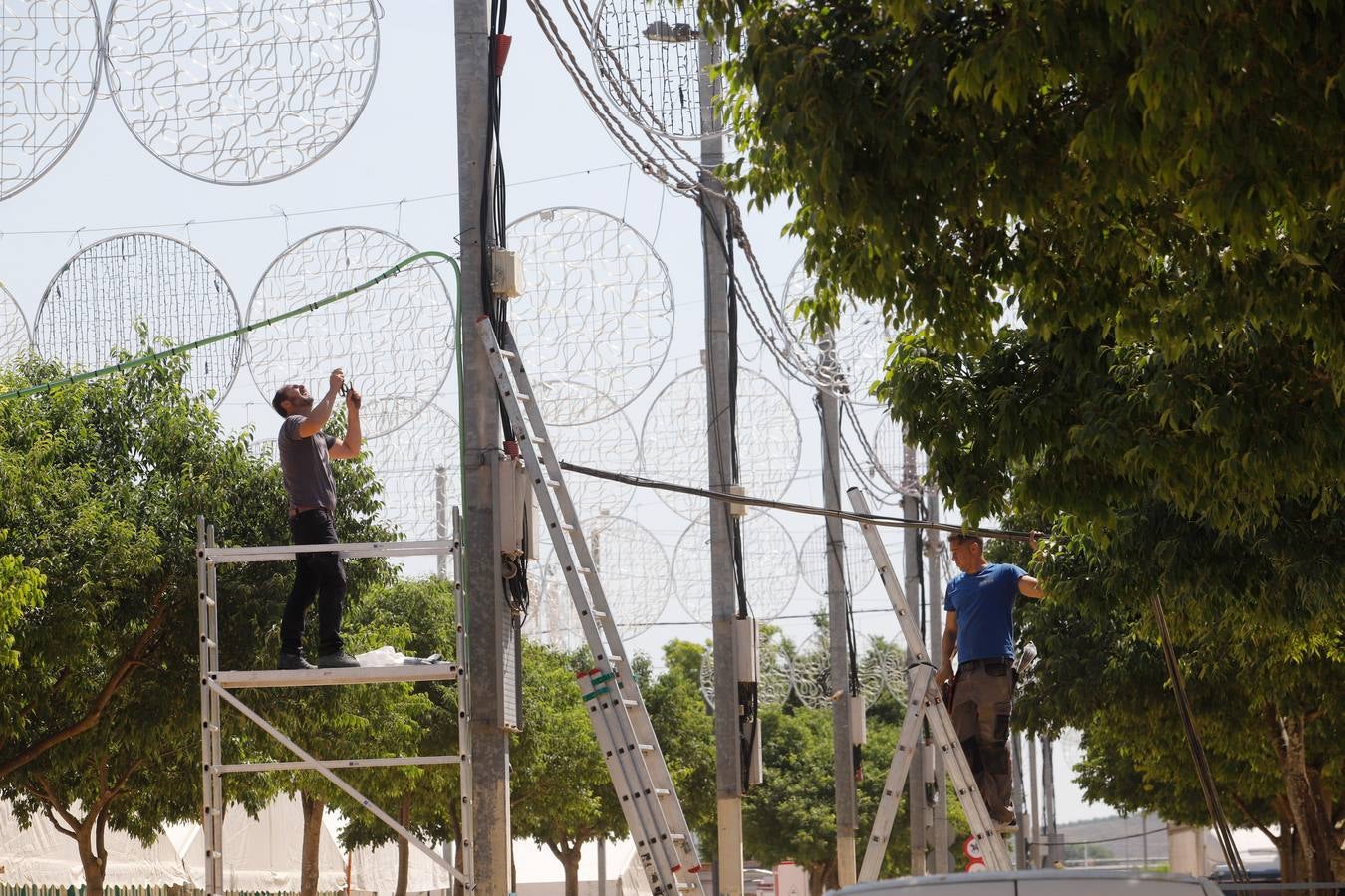 Los preparativos de la Feria de Córdoba, en imágenes