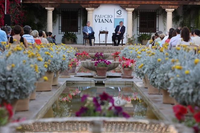 El Foro Cultural de ABC Córdoba con Santiago Posteguillo, en imágenes