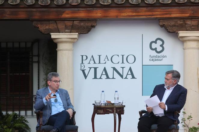 El Foro Cultural de ABC Córdoba con Santiago Posteguillo, en imágenes