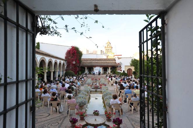 El Foro Cultural de ABC Córdoba con Santiago Posteguillo, en imágenes