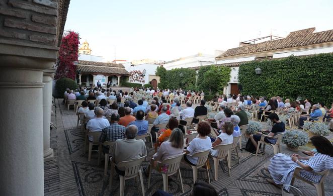 El Foro Cultural de ABC Córdoba con Santiago Posteguillo, en imágenes