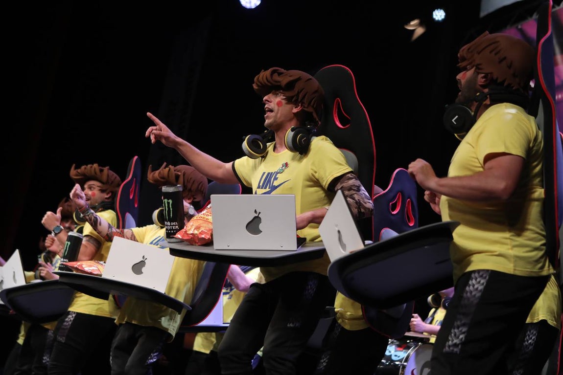 Fotos: Chirigota &#039;Los que comen de las visitas&#039; en COAC 2022. Carnaval de Cádiz