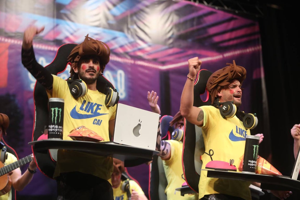 Fotos: Chirigota &#039;Los que comen de las visitas&#039; en COAC 2022. Carnaval de Cádiz