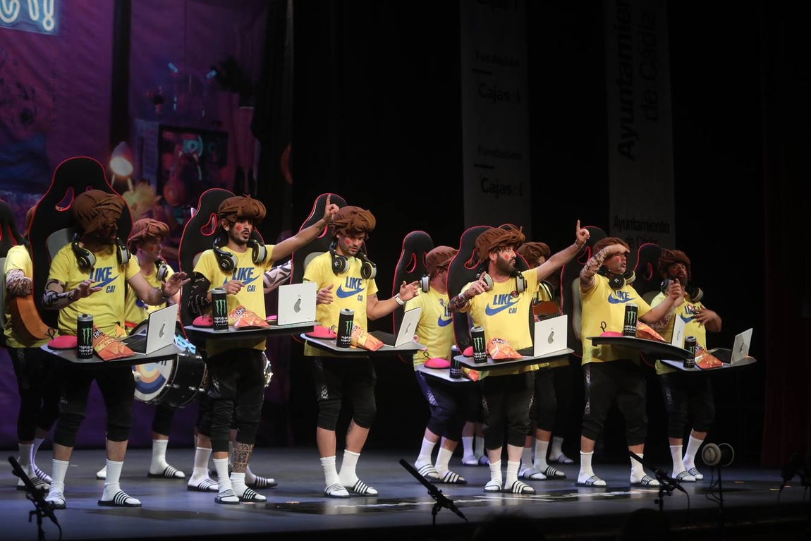 Fotos: Chirigota &#039;Los que comen de las visitas&#039; en COAC 2022. Carnaval de Cádiz