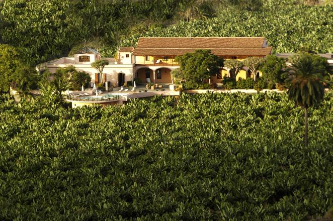 Hotel La Hacienda del Buen Suceso. En Arucas, cerca de Las Palmas de Gran Canaria, encontrará un auténtico paraíso, una exclusiva Hacienda situada en un entorno rural, donde poder disfrutar y relajarse. El <a href="https://www.haciendabuensuceso.com/es/" target="_blank">Hotel Rural La Hacienda del Buen Suceso</a> guarda todo el esplendor de las grandes Haciendas de antaño, ubicada en el corazón de una finca de plataneras de 500.000m2 y conservando la arquitectura colonial de una época llena de historia y en la que el tiempo transcurre a un ritmo pausado.