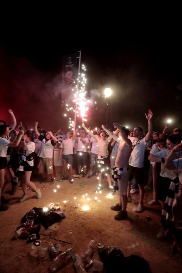 Aficionados alemanes en la fanzone. RAÚL DOBLADO