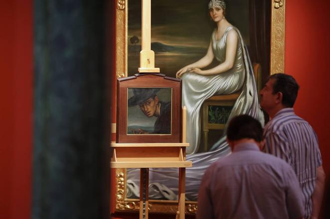 El retrato masculino de Julio Romero de Torres llega a su museo de Córdoba con la pintura de su hijo Rafael