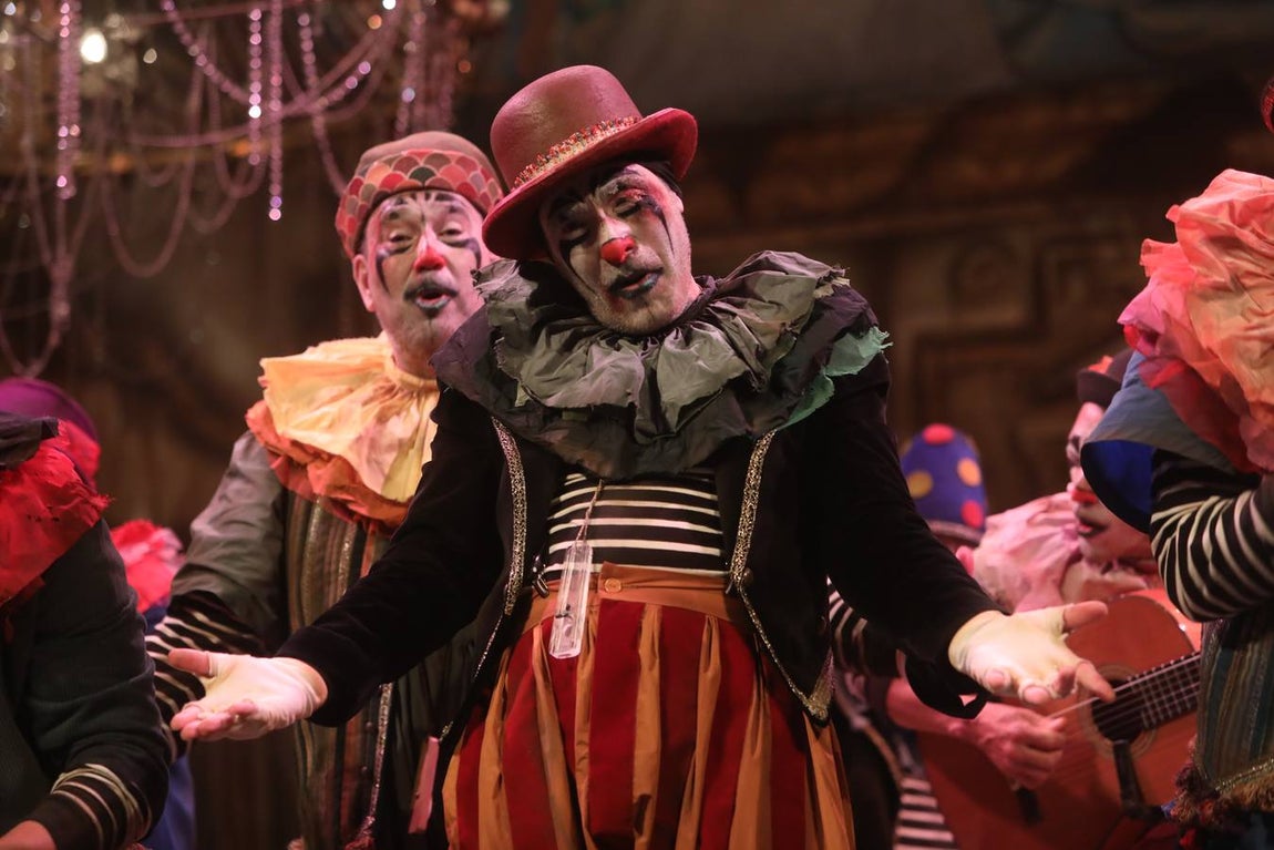 FOTOS: Comparsa &#039;Los sumisos&#039; de Martínez Ares en el COAC 2022. Carnaval de Cádiz