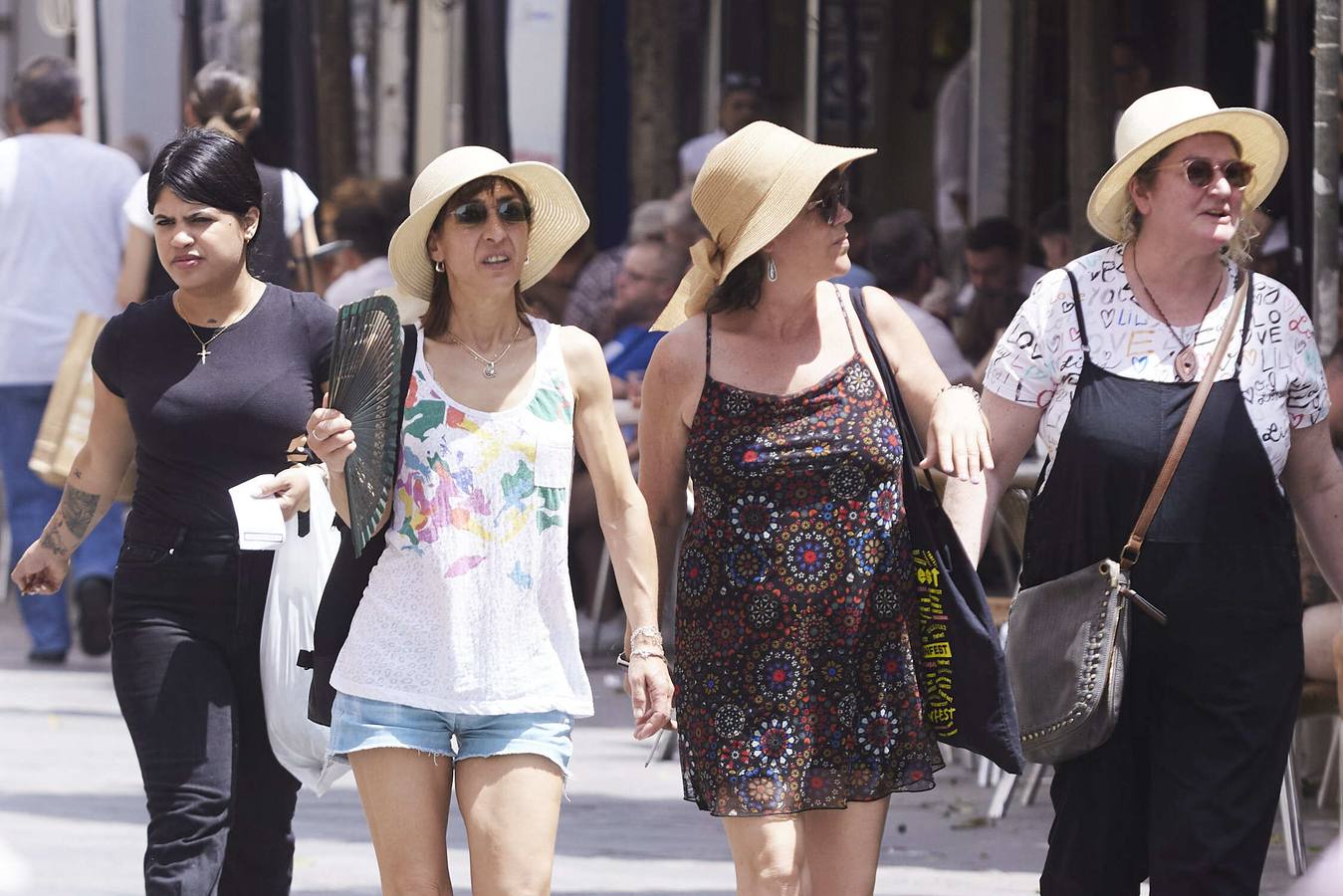 Sevilla alcanza temperaturas de pleno verano en mayo, en imágenes