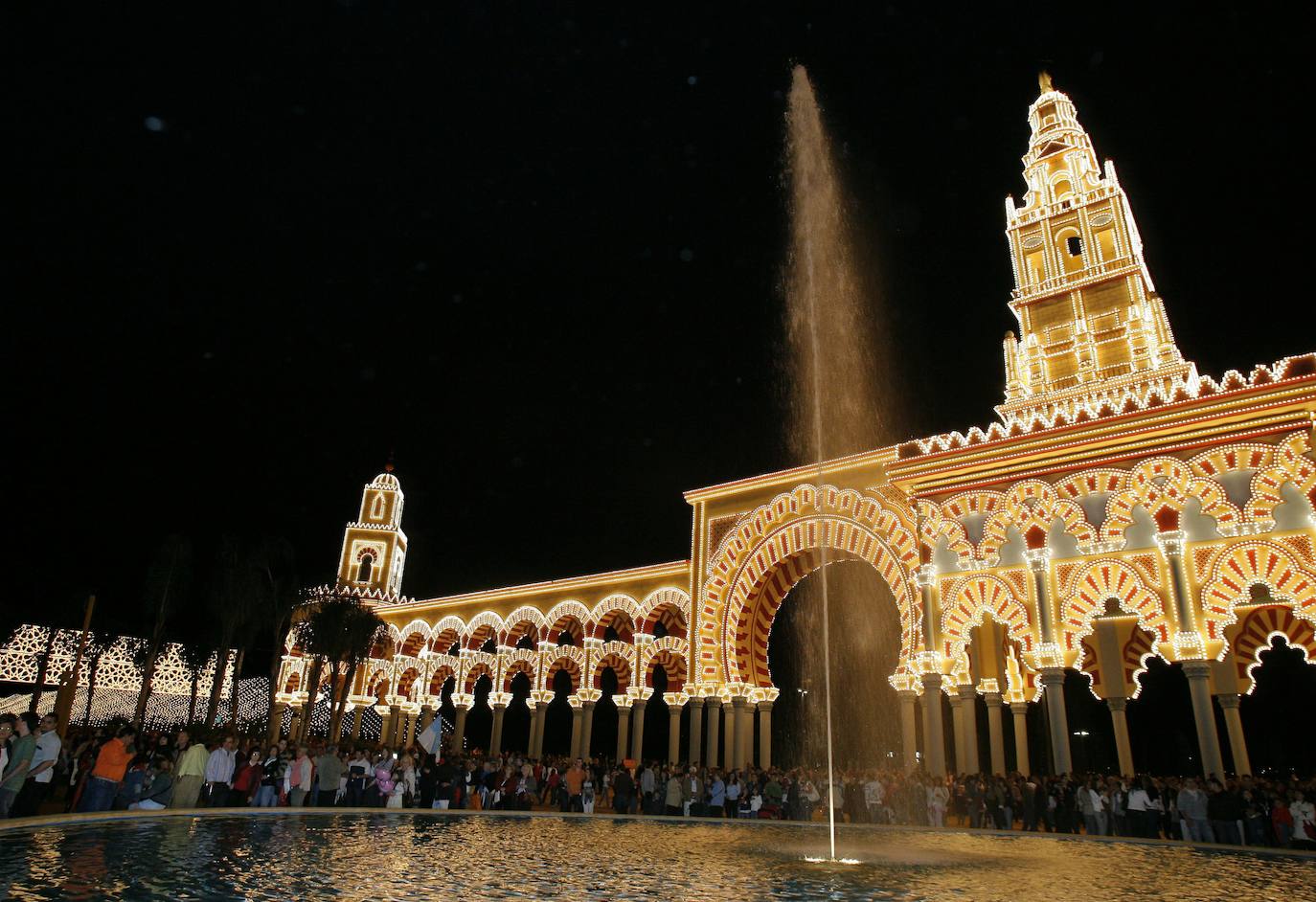 La evolución de la portada de la Feria de Córdoba en el Arenal, en imágenes