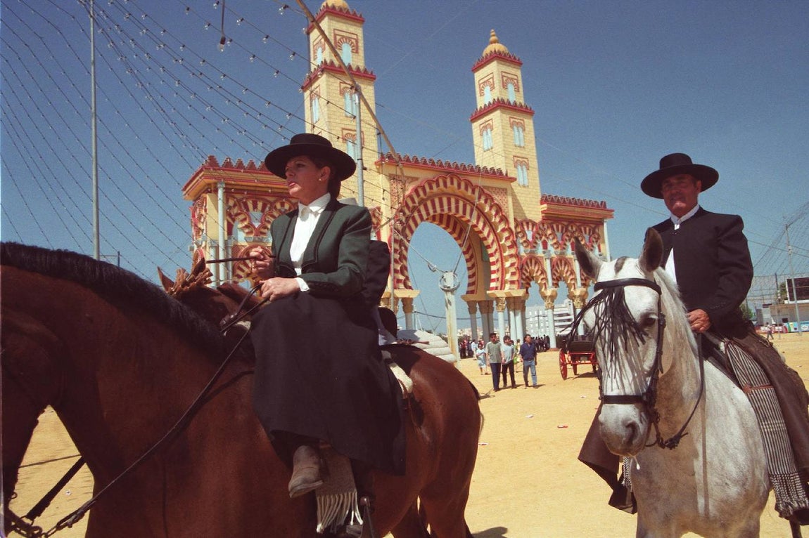 La evolución de la portada de la Feria de Córdoba en el Arenal, en imágenes