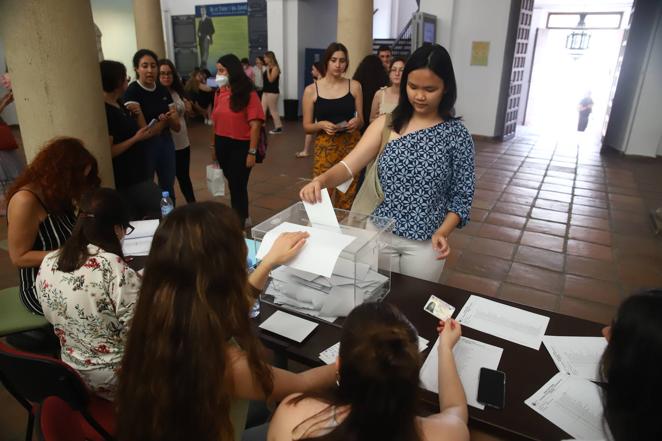 Las elecciones a rector en la Universidad de Córdoba, en imágenes