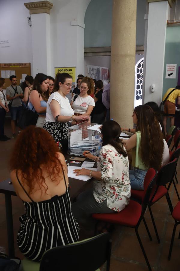 Las elecciones a rector en la Universidad de Córdoba, en imágenes