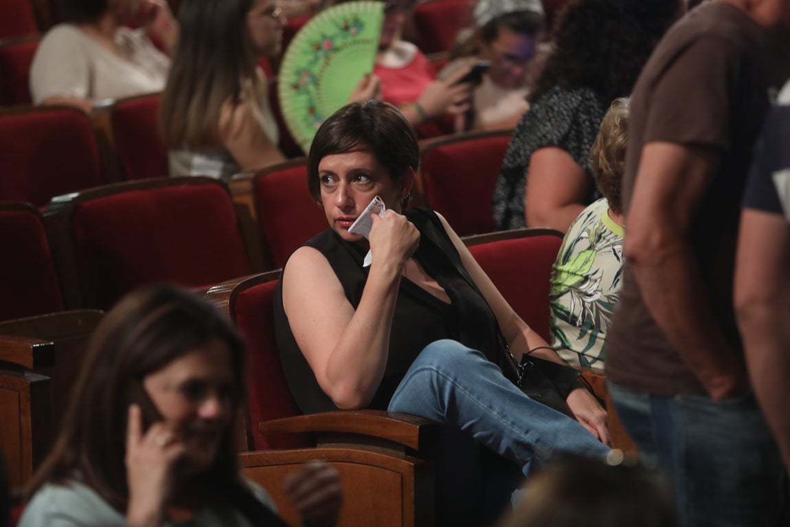 Fotos: Búscate en el Falla. Iván Alejo entre el público de la cuarta sesión del COAC 2022