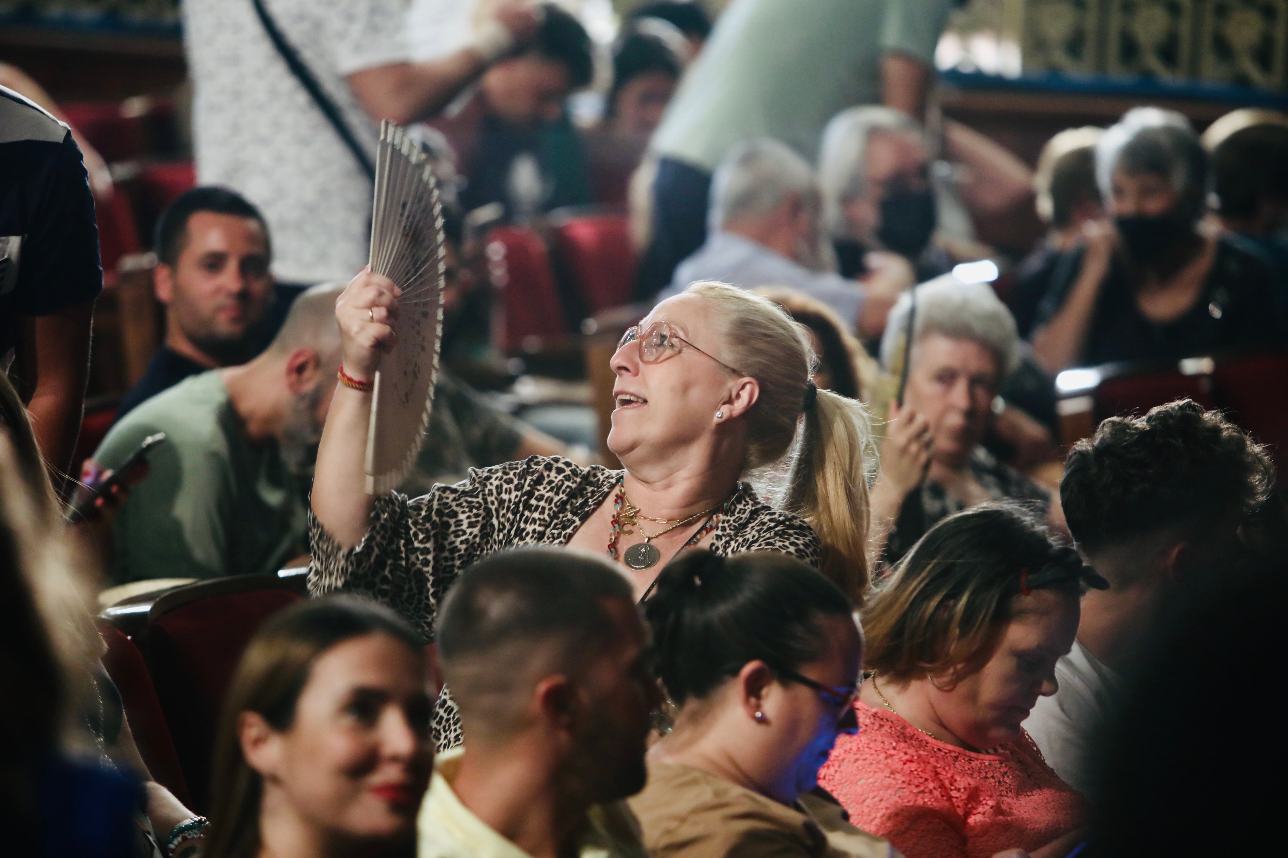 Fotos: Búscate en el Falla. Iván Alejo entre el público de la cuarta sesión del COAC 2022