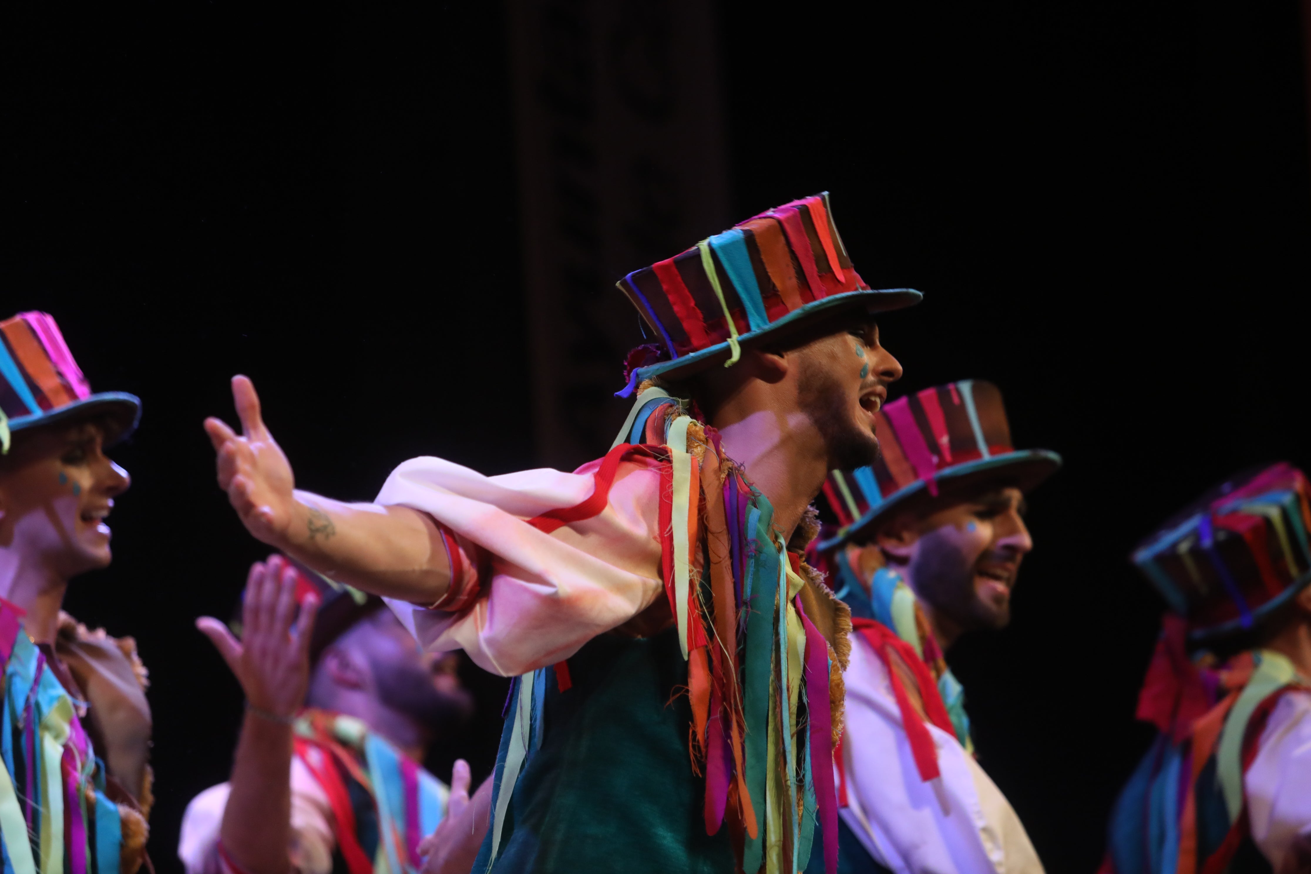 Fotos: Comparsa &#039;Cantando bajo la lluvia&#039; en el COAC 2022. Carnaval de Cádiz