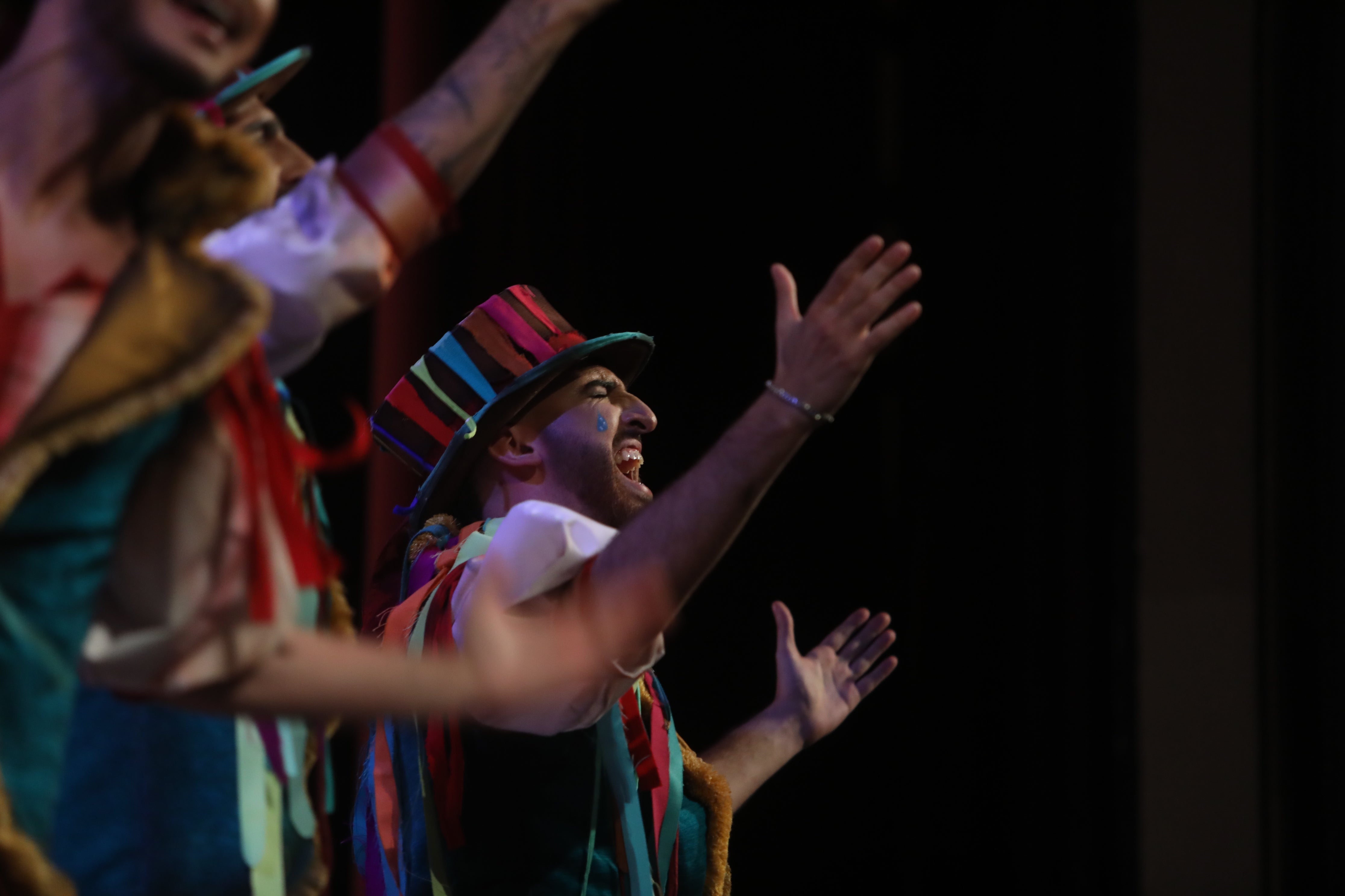 Fotos: Comparsa &#039;Cantando bajo la lluvia&#039; en el COAC 2022. Carnaval de Cádiz