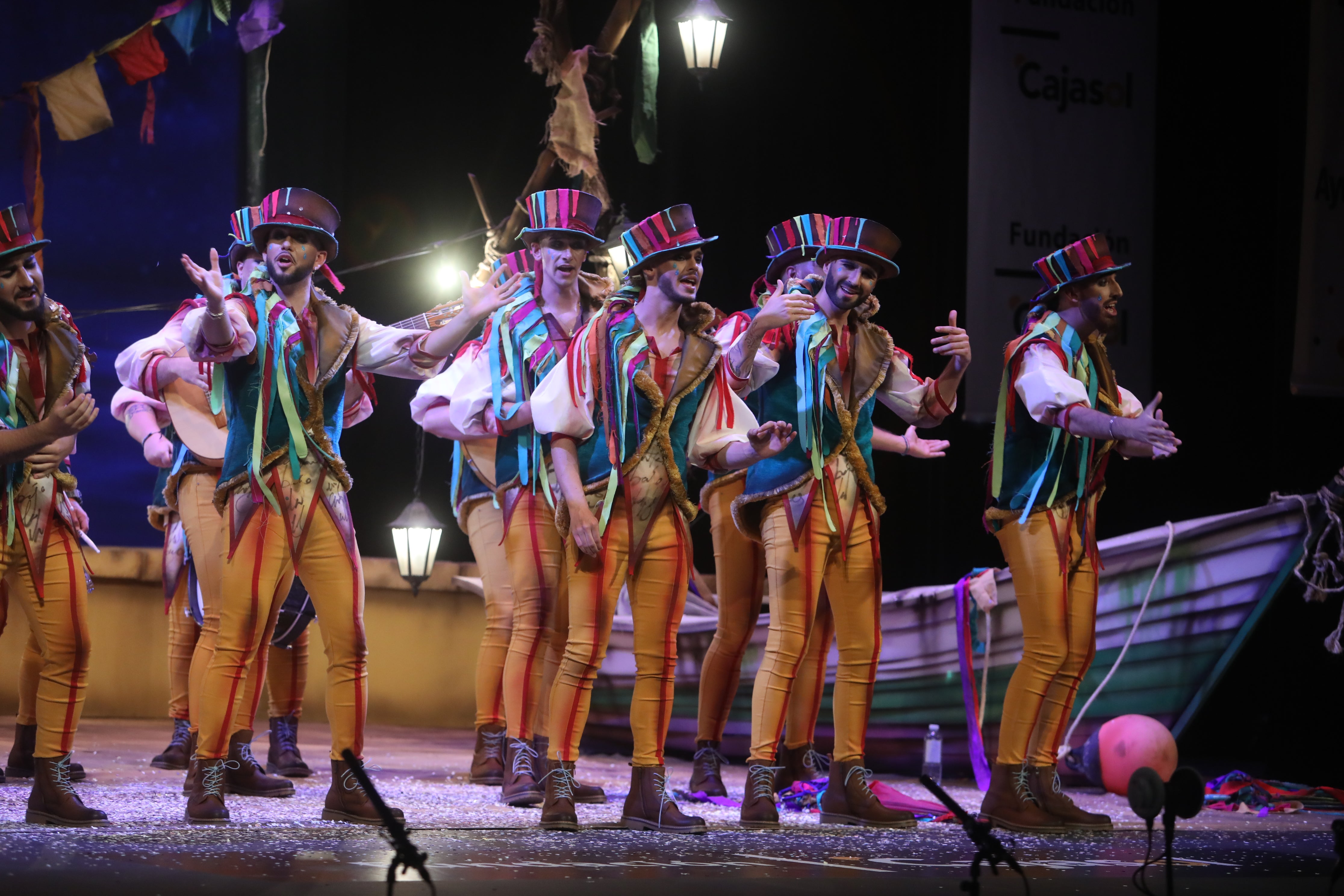 Fotos: Comparsa &#039;Cantando bajo la lluvia&#039; en el COAC 2022. Carnaval de Cádiz