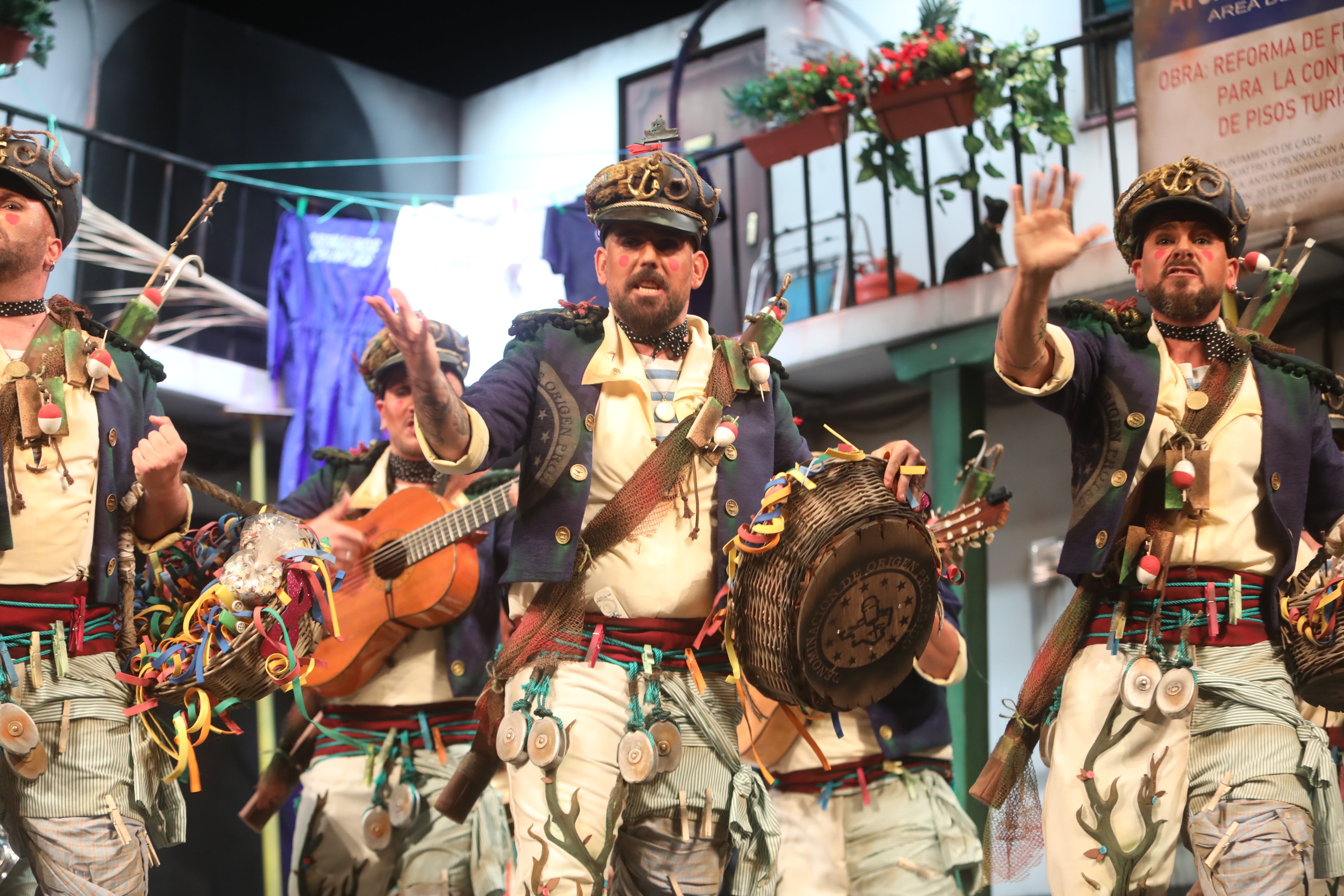 Fotos: Comparsa &#039;Los originales&#039; en el COAC 2022. Carnaval de Cádiz