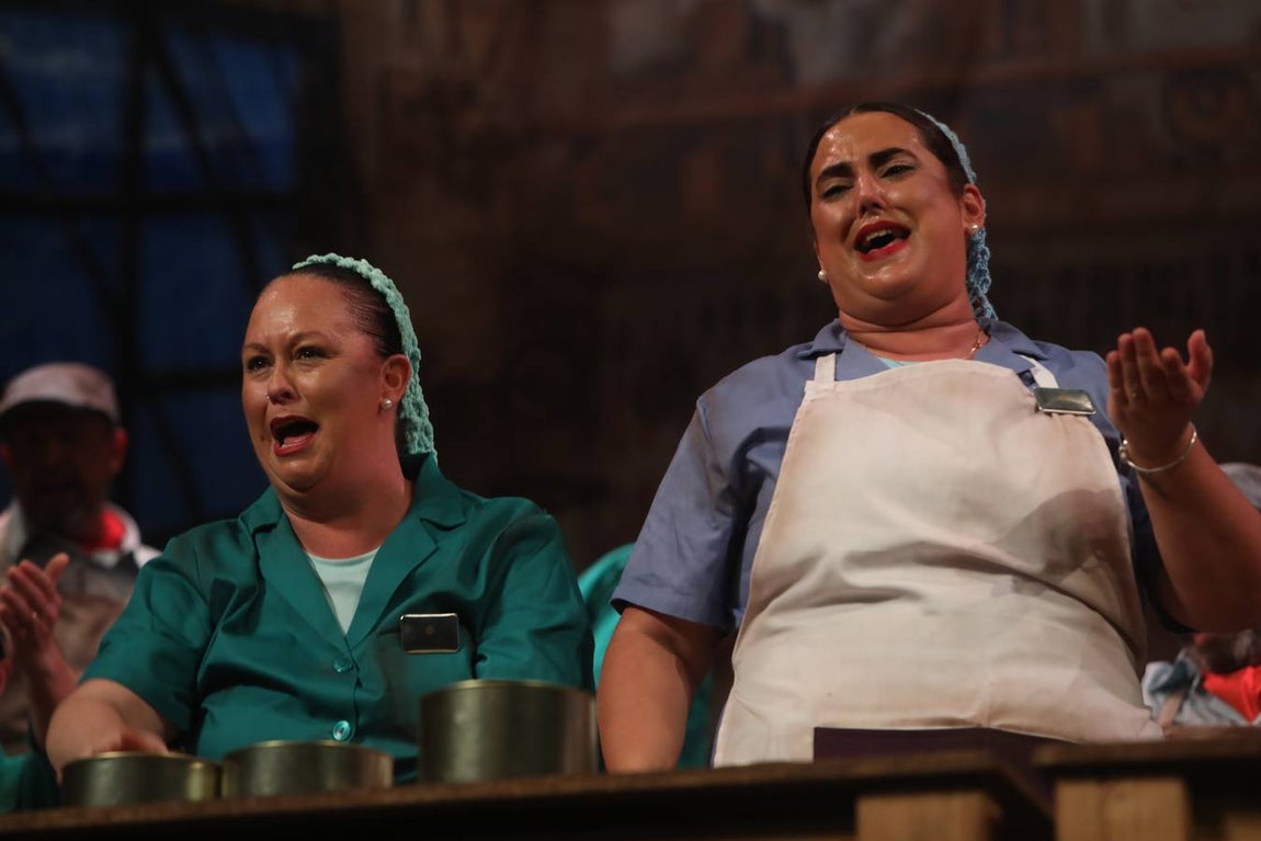 Fotos: Coro &#039;La fábrica de conservas&#039; en el COAC 2022. Carnaval de Cádiz