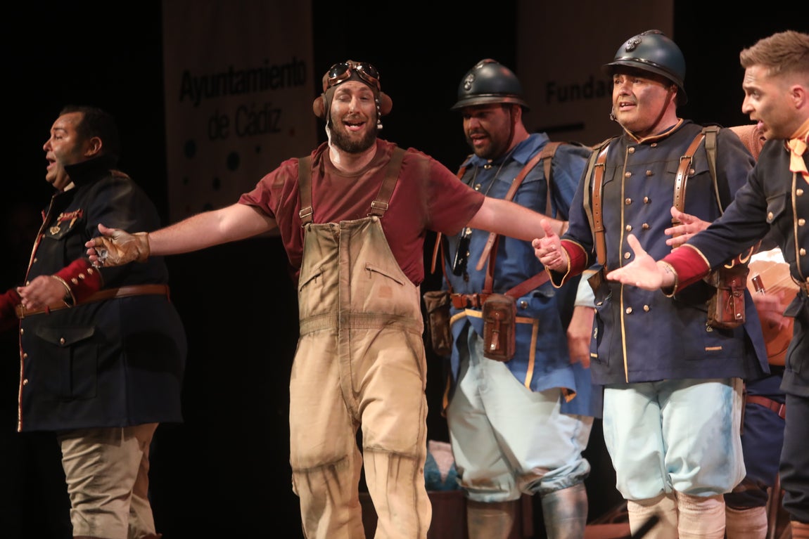 Fotos: Comparsa &#039;La división extranjera&#039; en el COAC 2022. Carnaval de Cádiz