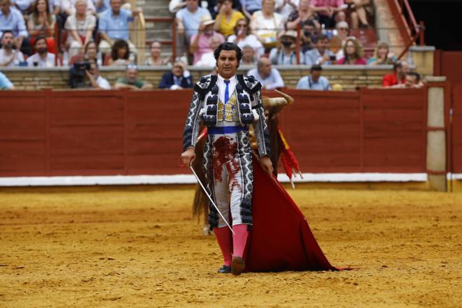 La primera corrida de toros de la Feria de Córdoba, en imágenes