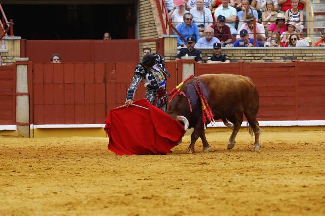 La primera corrida de toros de la Feria de Córdoba, en imágenes