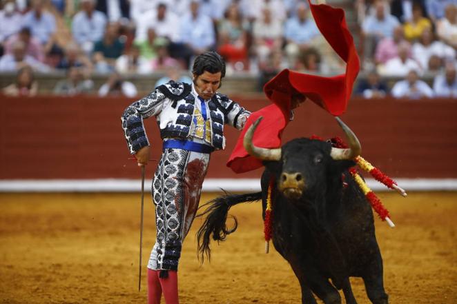 La primera corrida de toros de la Feria de Córdoba, en imágenes