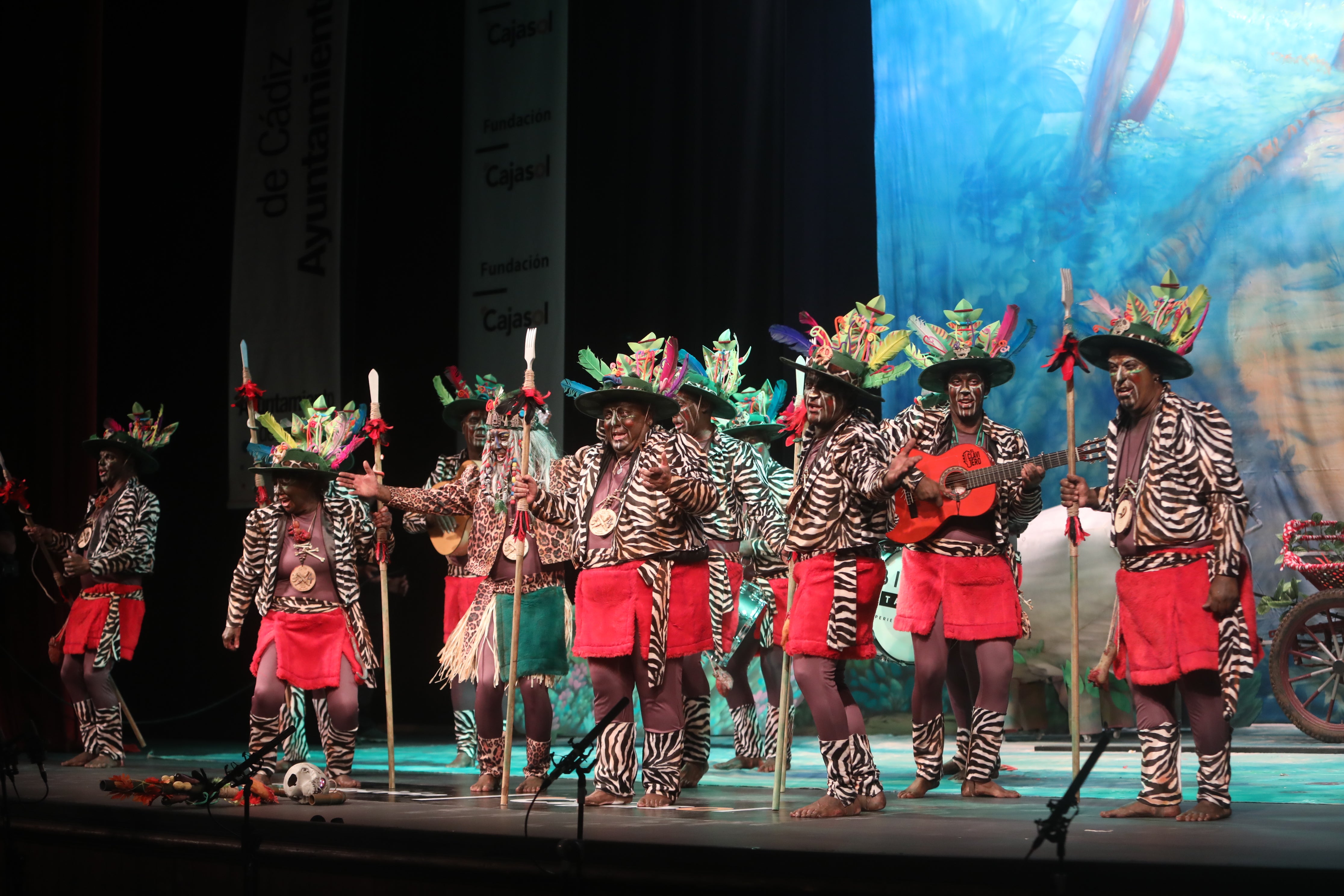 Fotos: Chirigota &#039;Entre sábanas, selvas y ríos... este año vamos al Rocío&#039; en el COAC 2022. Carnaval de Cádiz