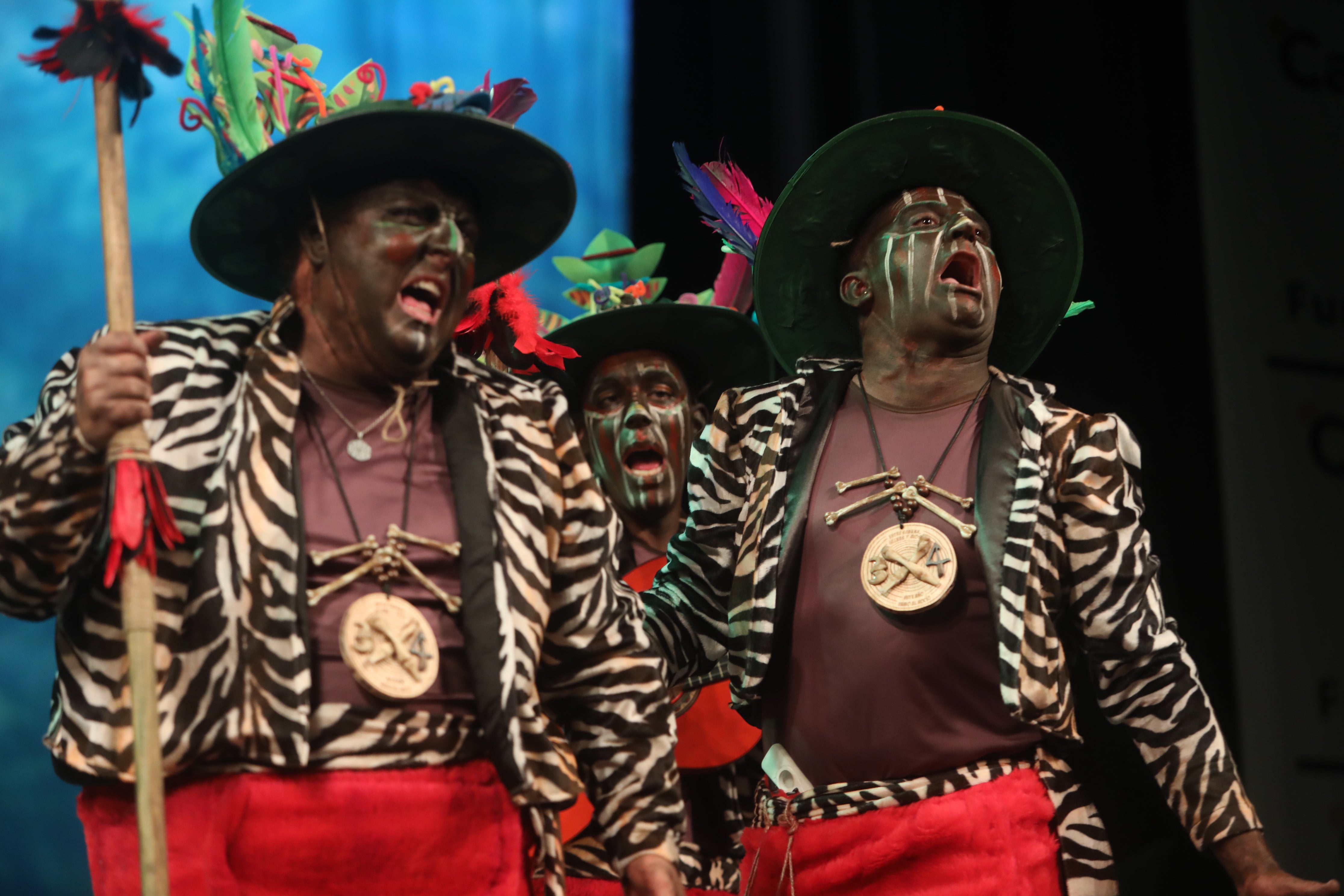 Fotos: Chirigota &#039;Entre sábanas, selvas y ríos... este año vamos al Rocío&#039; en el COAC 2022. Carnaval de Cádiz