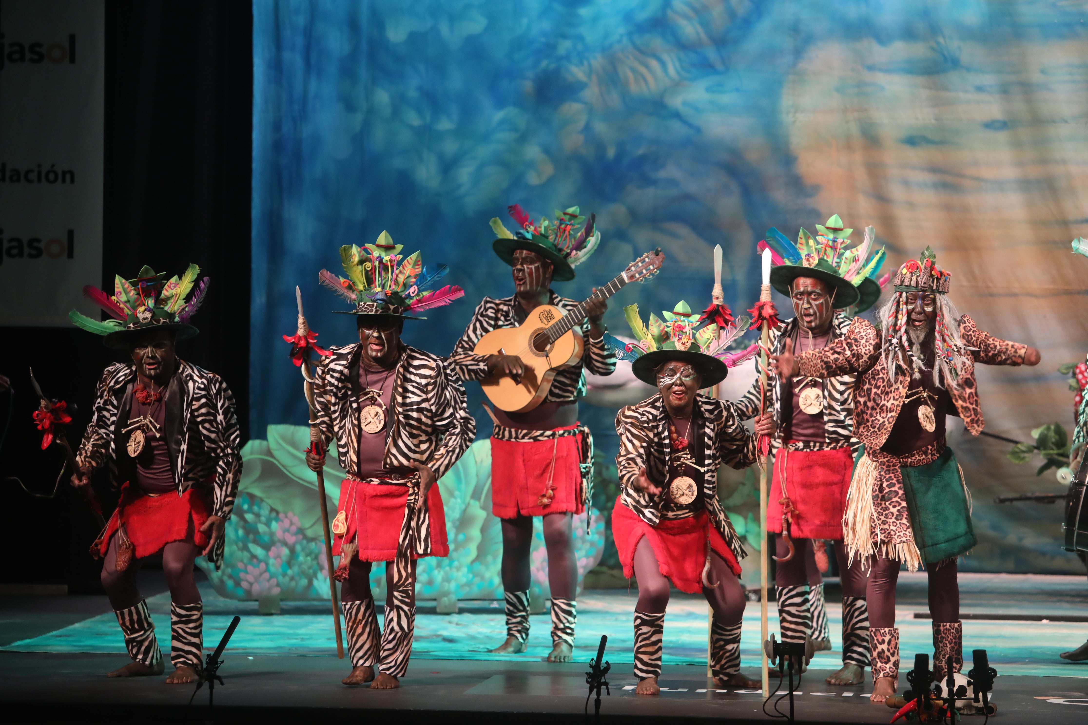 Fotos: Chirigota &#039;Entre sábanas, selvas y ríos... este año vamos al Rocío&#039; en el COAC 2022. Carnaval de Cádiz