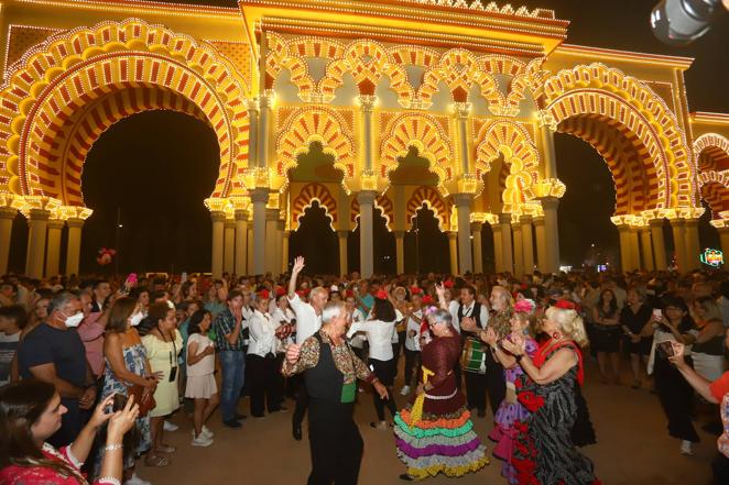 El encendido del alumbrado de la Feria de Córdoba 2022, en imágenes