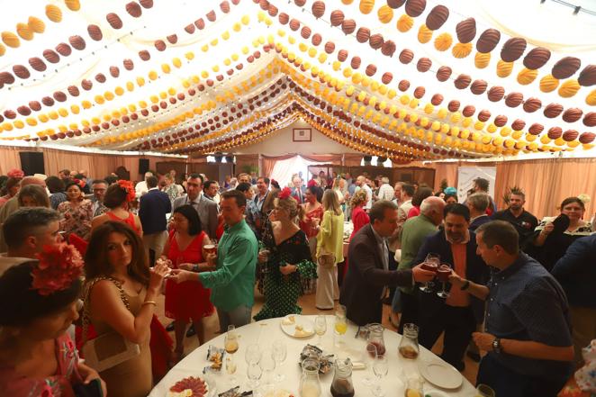 En imágenes, el ambiente de las casetas el primer sábado de la Feria de Córdoba